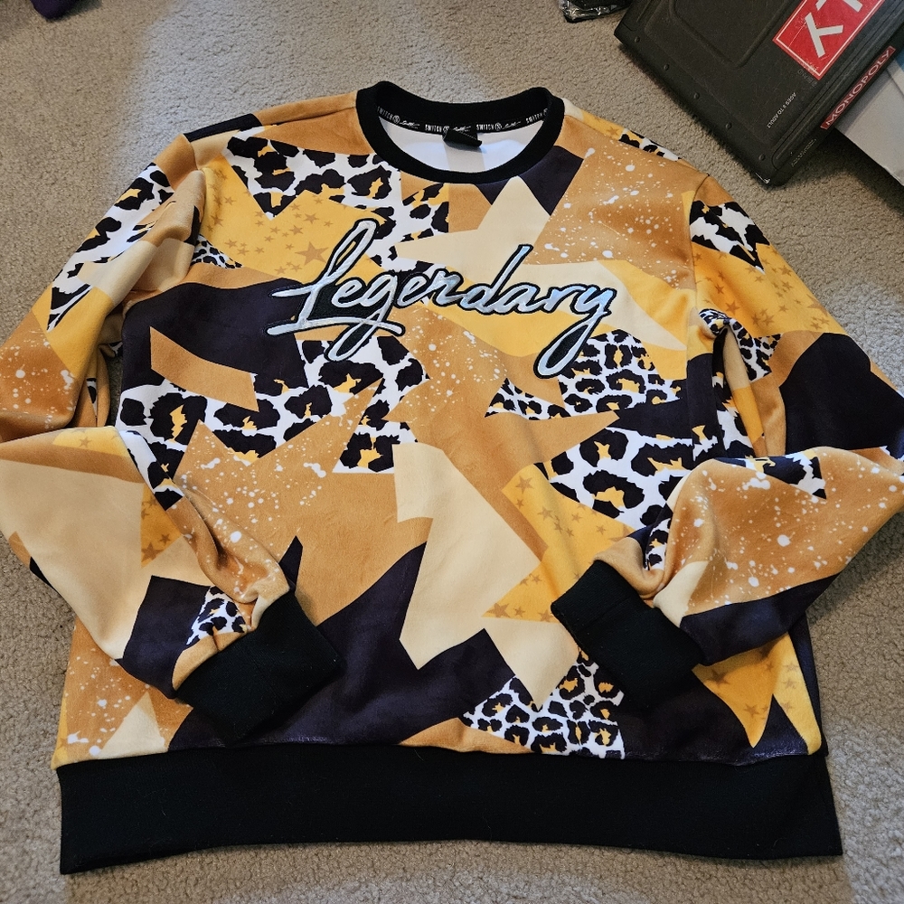 Switch Remarkable Legendary Men's All Over Print Long Sleeve Sweatshirt Medium. 